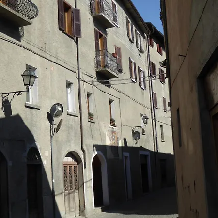 Ampio Bilocale Centro Апартаменты *