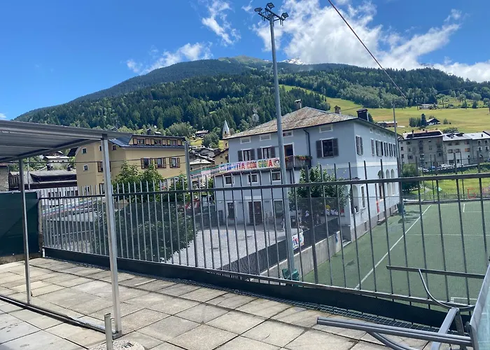 Ampio Bilocale Centro アパート *