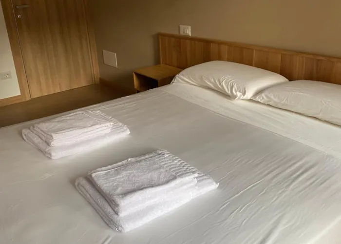 Ampio Bilocale Centro アパート