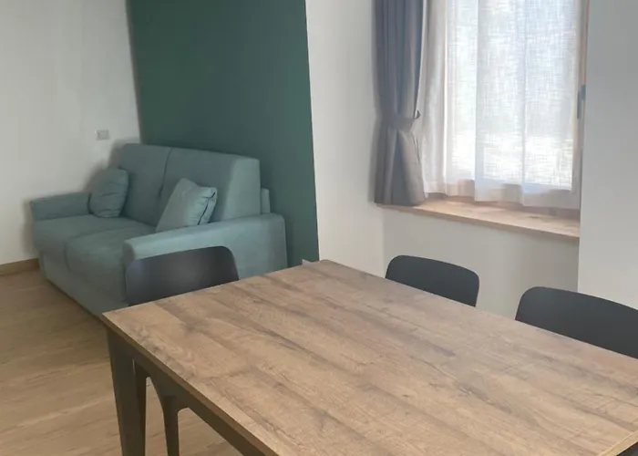 Ampio Bilocale Centro * ボルミオ